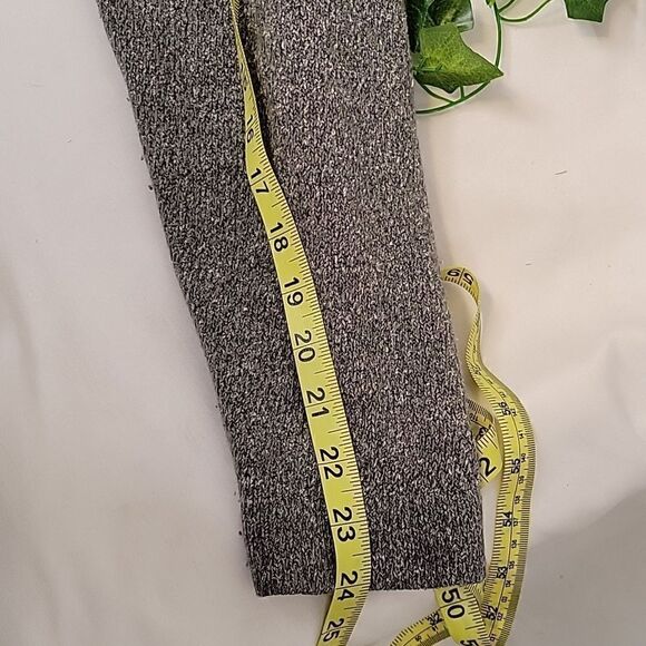 Woolrich. Sweater. Size Large. EUC - Picture 11 of 11